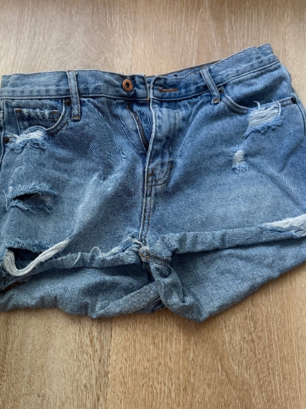 Fashion Nova Light Wash Distressed Denim Shorts Size 7/28